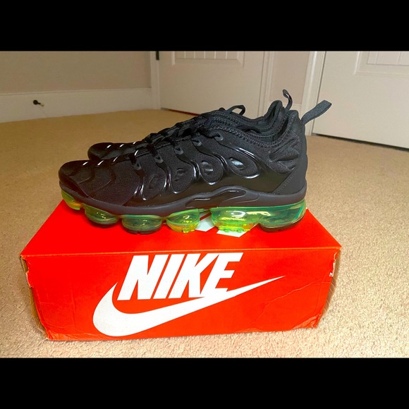 Nike Other - Nike Air Vapormax plus Black/Green